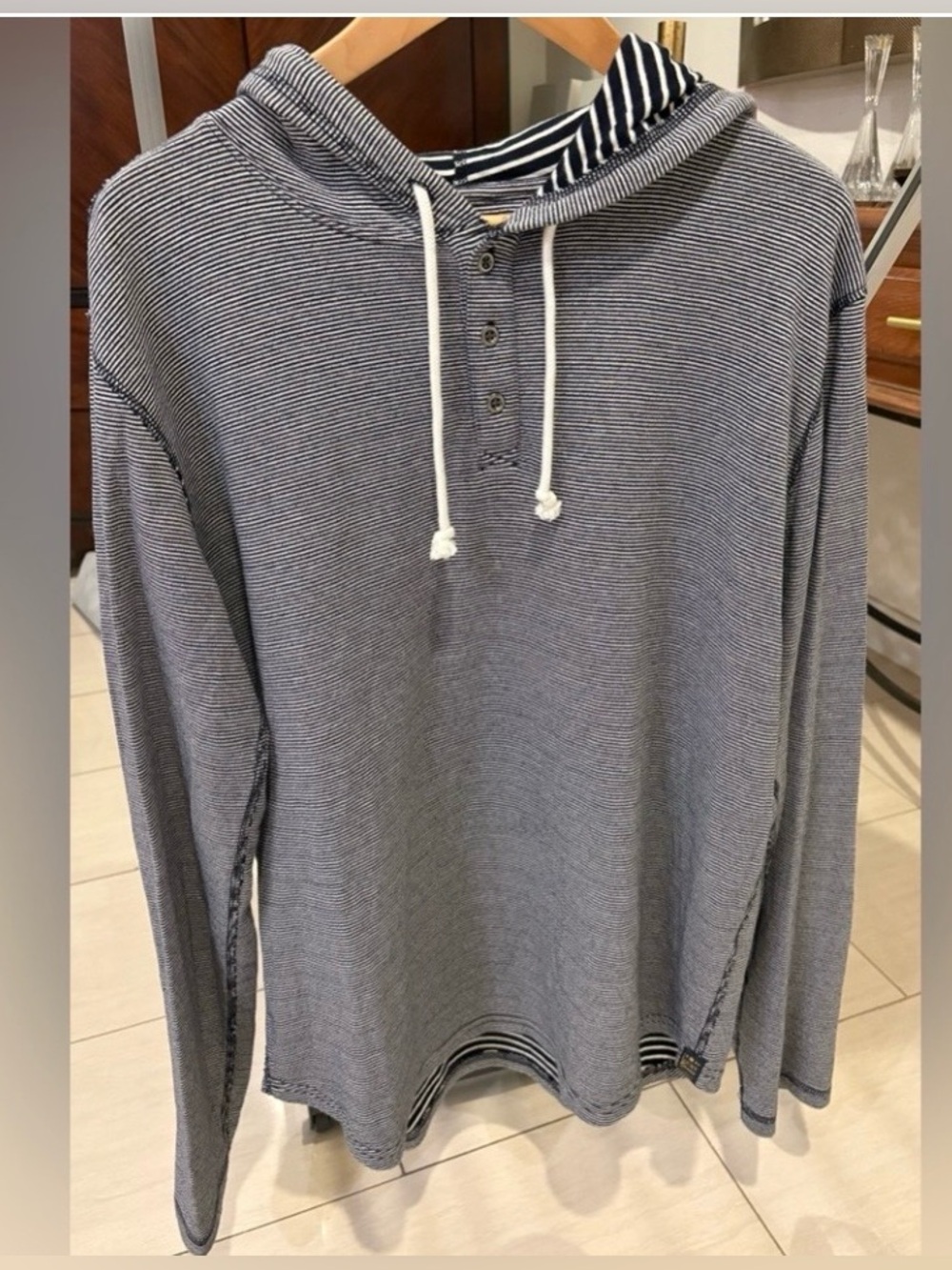 Lucky Brand Men's Blue and White Striped pullover Hoodie Size Large